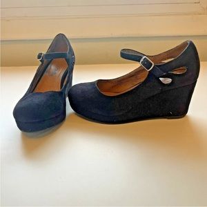 Soda Girls Mary Jane Platform Wedges Dress Shoes Black Faux Suede Size 2